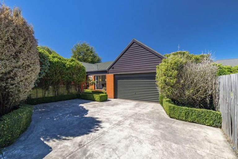 Photo of property in 1/15 Inglewood Place, Avonhead, Christchurch, 8042