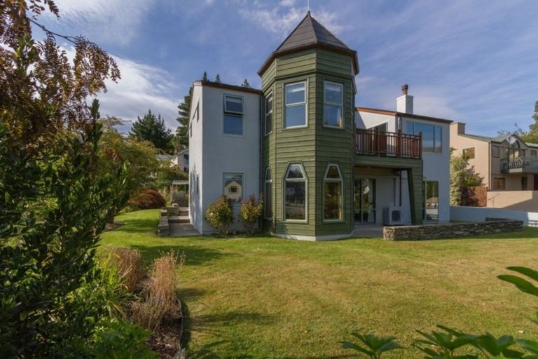 Photo of property in 22 Tenby Street, Wanaka, 9305