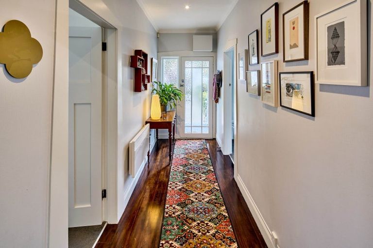 Photo of property in 292 The Parade, Island Bay, Wellington, 6023