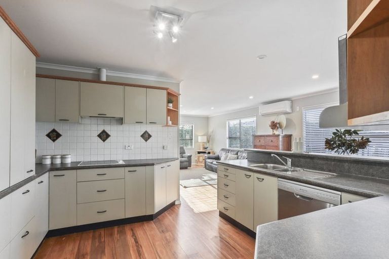 Photo of property in 10 Luxton Place, Rangiora, 7400