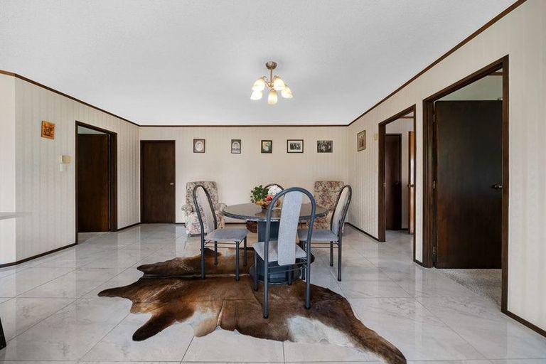 Photo of property in 11 Jessika Place, Conifer Grove, Takanini, 2112