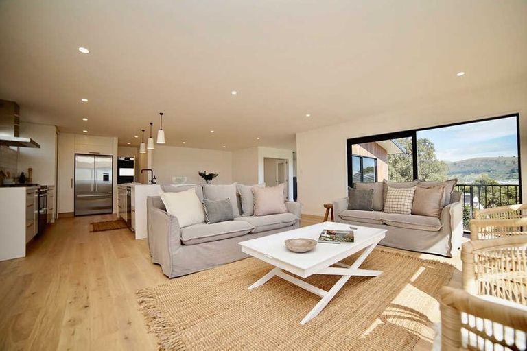 Photo of property in 27 Cannon Hill Crescent, Mount Pleasant, Christchurch, 8081