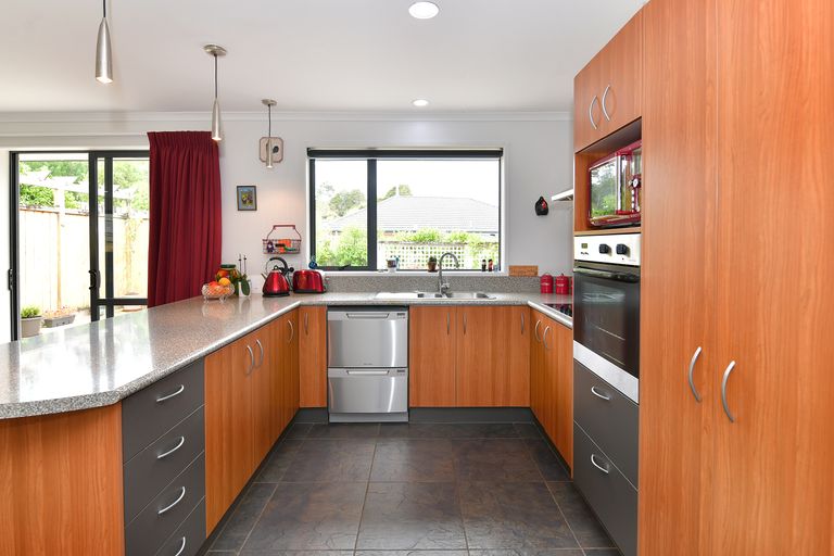 Photo of property in 8 Puhoi Close, Puhoi, Warkworth, 0994