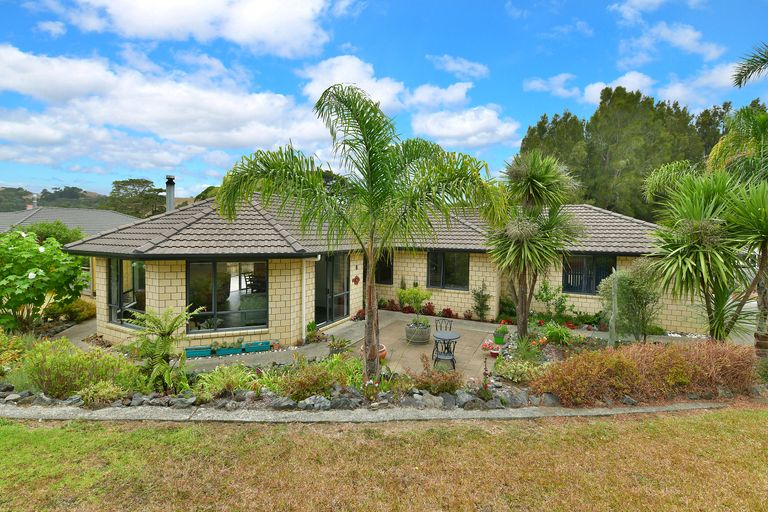 Photo of property in 8 Puhoi Close, Puhoi, Warkworth, 0994