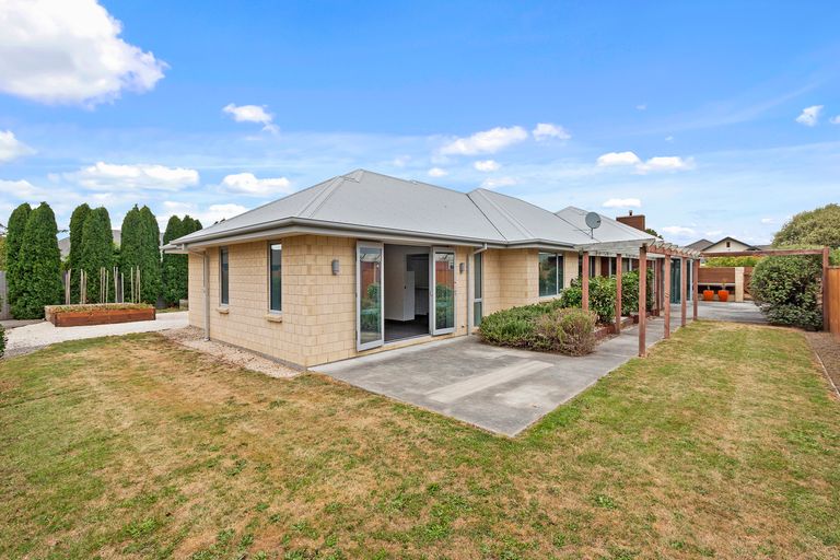 Photo of property in 3 Saddleback Green, Halswell, Christchurch, 8025