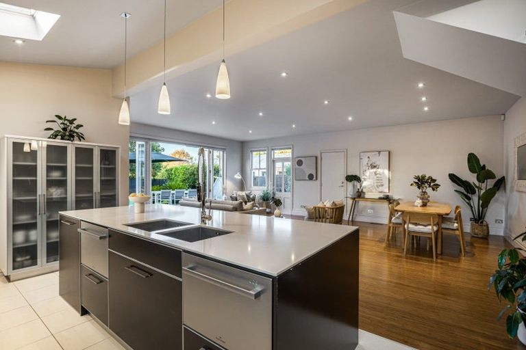 Photo of property in 16 Calliope Road, Devonport, Auckland, 0624