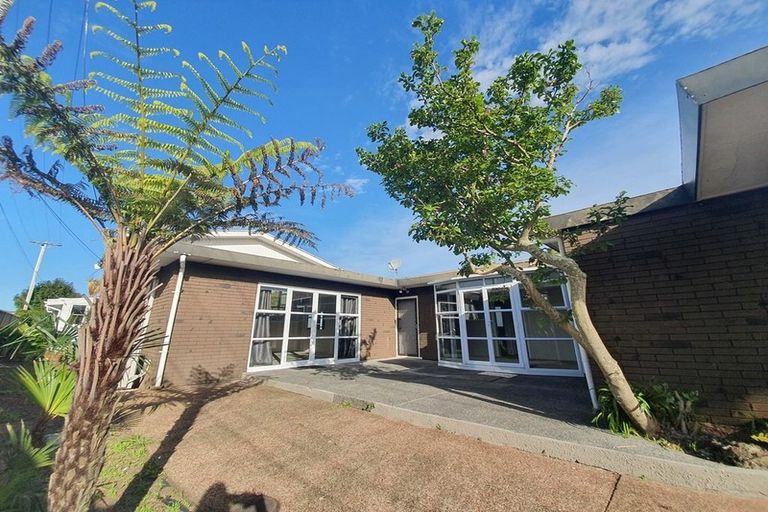 Photo of property in 57 Forrest Hill Road, Milford, Auckland, 0620