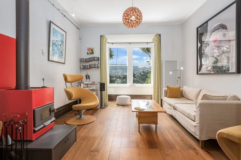 Photo of property in 125 Wadestown Road, Wadestown, Wellington, 6012