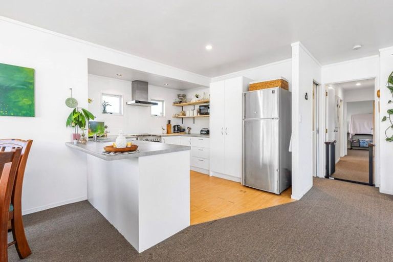 Photo of property in 81a William Bayes Place, Red Beach, 0932