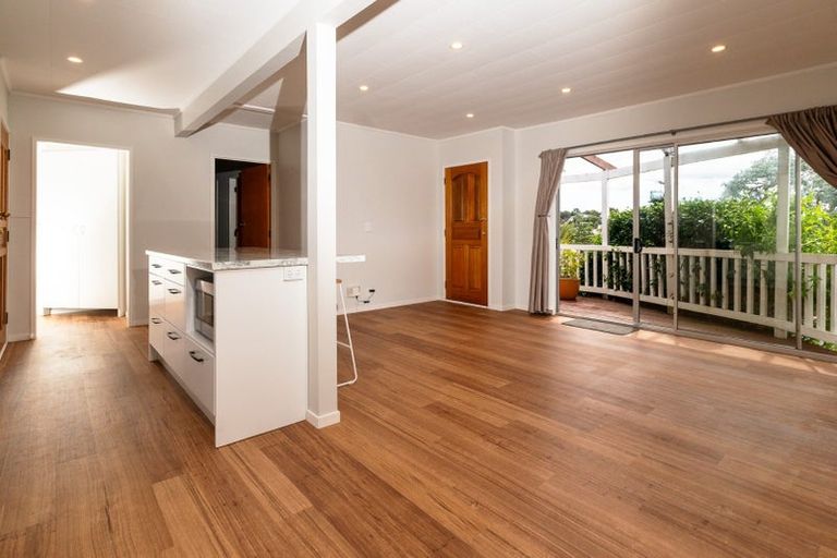 Photo of property in 64 Captain Scott Road, Glen Eden, Auckland, 0602