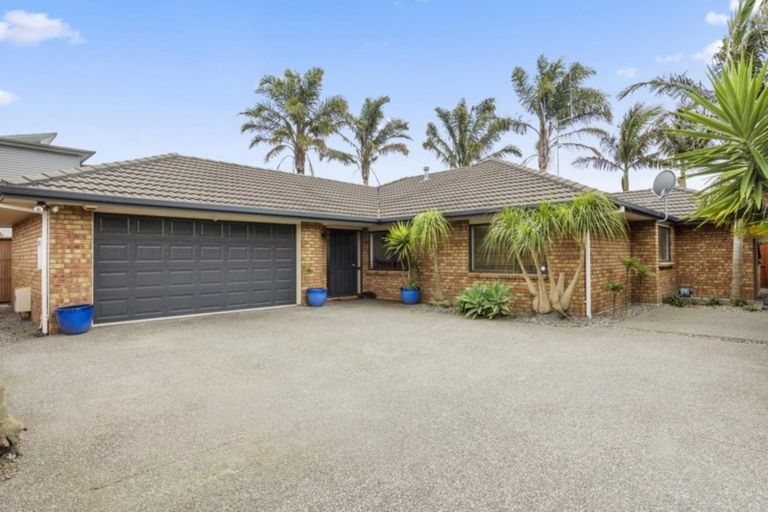 Photo of property in 32 Aranui Drive, Papamoa Beach, Papamoa, 3118