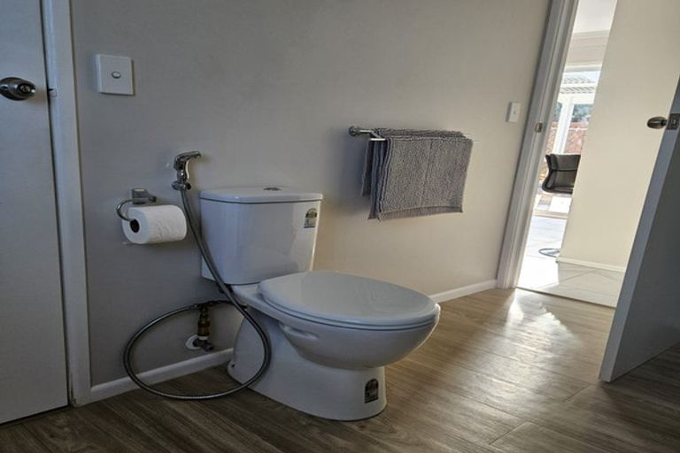 Photo of property in 98/98a Glenpark Avenue, Frankleigh Park, New Plymouth, 4310