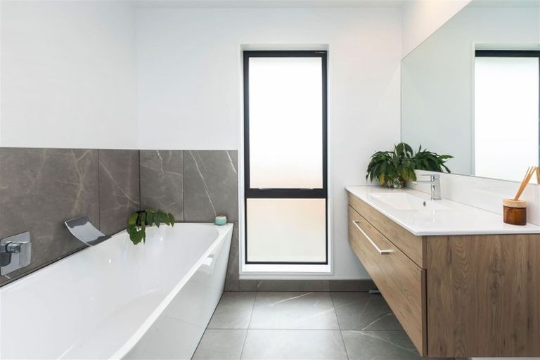 Photo of property in 17 Chipping Lane, Redwood, Christchurch, 8051