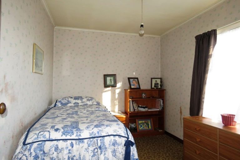 Photo of property in 19 Russell Street, Westport, 7825