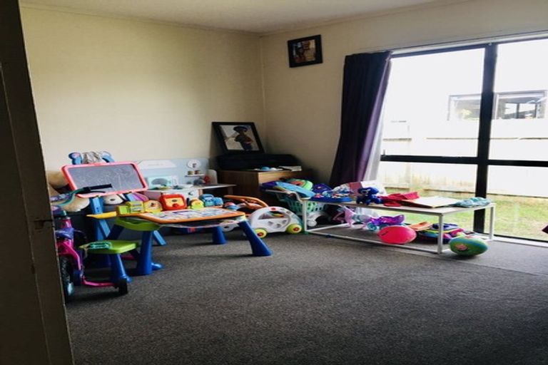 Photo of property in 9 Pukeko Street, Paraparaumu, 5032