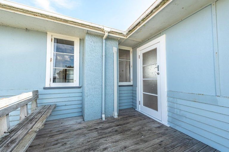 Photo of property in 12 Morgan Street, Castlecliff, Whanganui, 4501