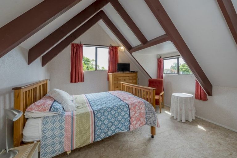 Photo of property in 80b Elizabeth Street, Waikanae, 5036