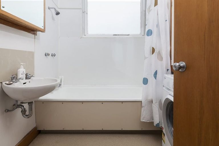 Photo of property in 21 Newbridge Place, Ilam, Christchurch, 8041