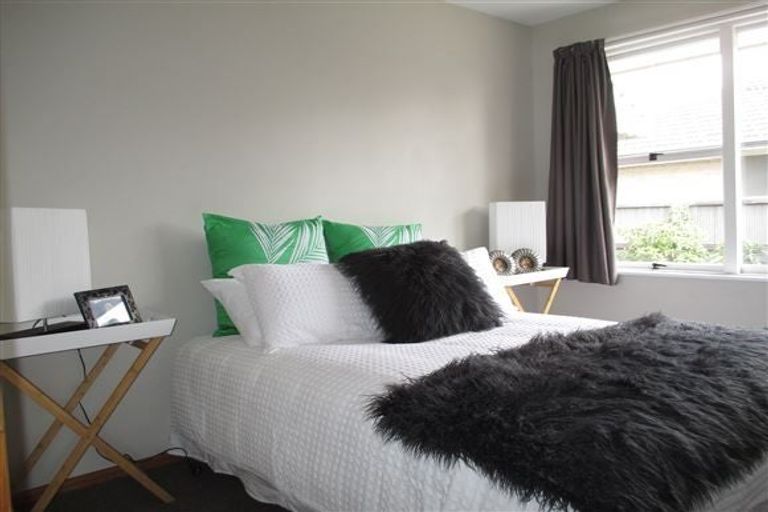 Photo of property in 6 Davidson Crescent, Hornby, Christchurch, 8042