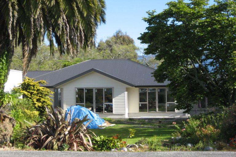 Photo of property in 118 Brougham Street, Westport, 7825