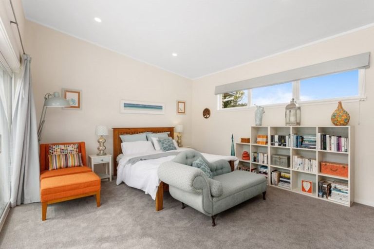 Photo of property in 37 Seaton Road, Murrays Bay, Auckland, 0630