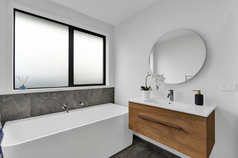 Photo of property in 11a James Drive, Bell Block, New Plymouth, 4312