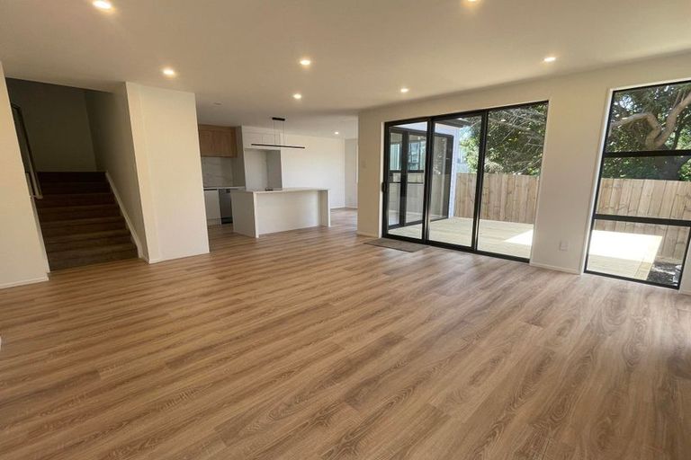Photo of property in 51c West Harbour Drive, West Harbour, Auckland, 0618