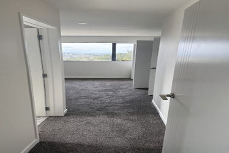 Photo of property in 309 Don Buck Road, Massey, Auckland, 0614