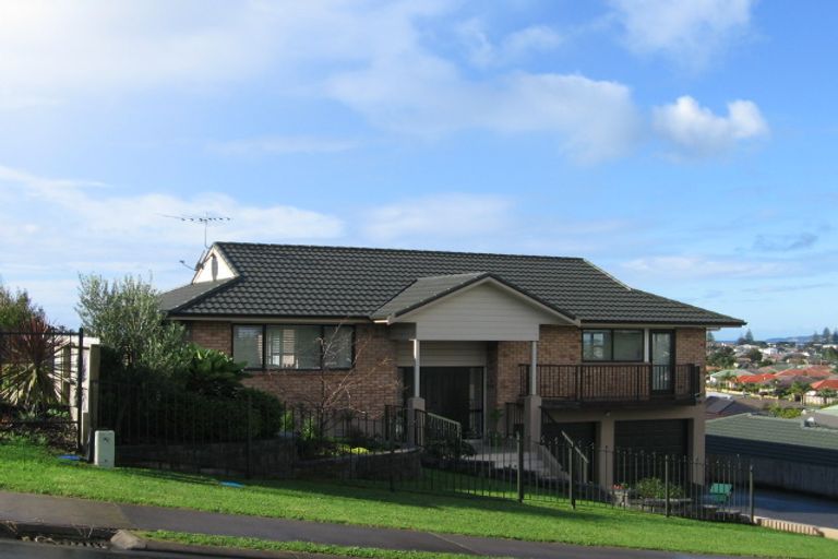 Photo of property in 125 Grovenor Drive, Orewa, 0931