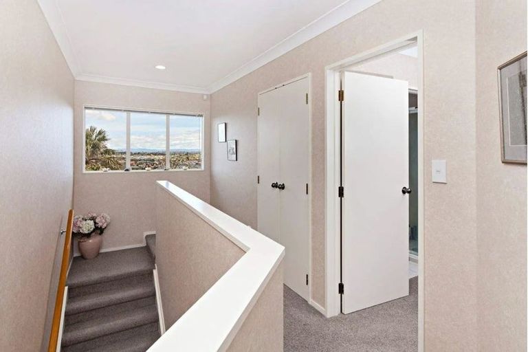 Photo of property in 3a Somerville Road, Shelly Park, Auckland, 2014