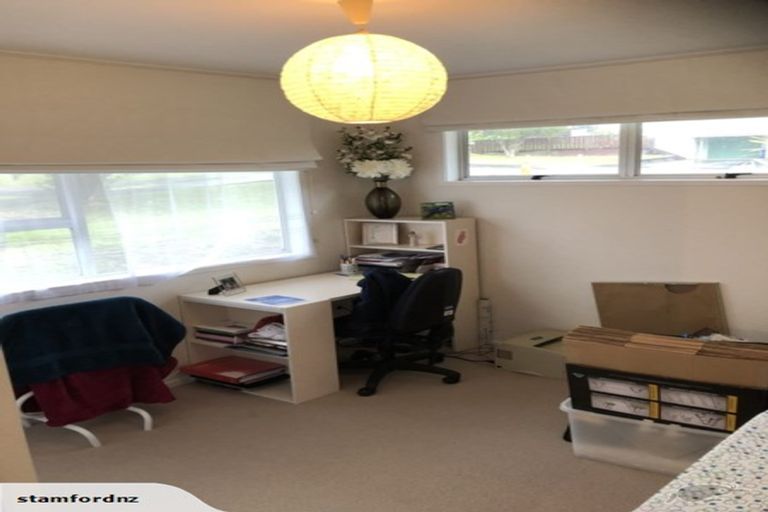 Photo of property in 15 The Grove, Titirangi, Auckland, 0604