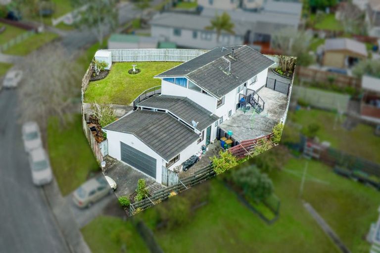 Photo of property in 3 Foyle Place, Glendene, Auckland, 0602