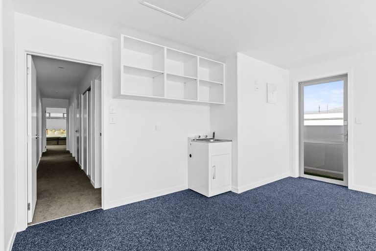 Photo of property in 104 Kaurinui Crescent, One Tree Point, 0118