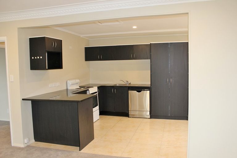 Photo of property in 52 Churchill Avenue, Manurewa, Auckland, 2102