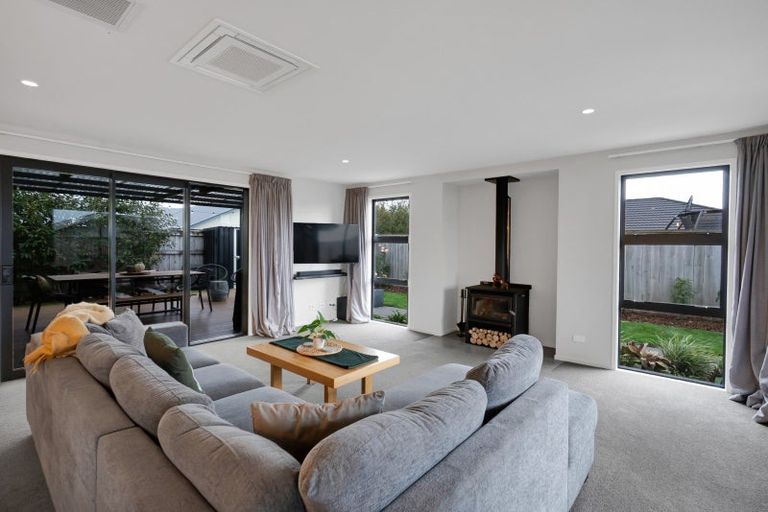 Photo of property in 7 Hodge Park Lane, Inglewood, 4330