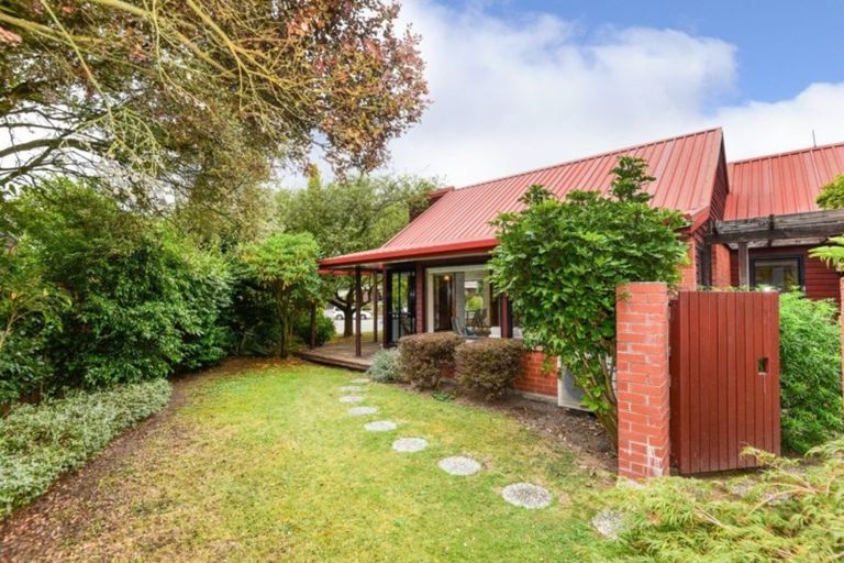 Photo of property in 12 Rembrandt Place, Burnside, Christchurch, 8053