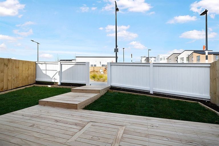 Photo of property in 42 Neretva Avenue, Massey, Auckland, 0614