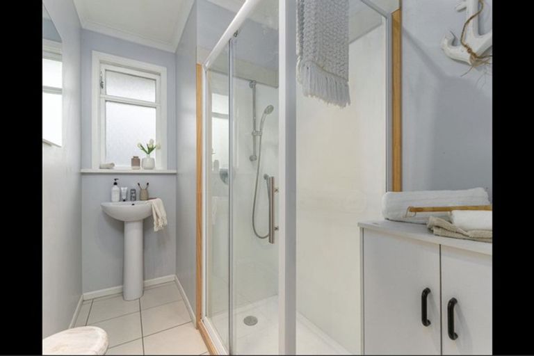 Photo of property in 52 Fergusson Street, Solway, Masterton, 5810