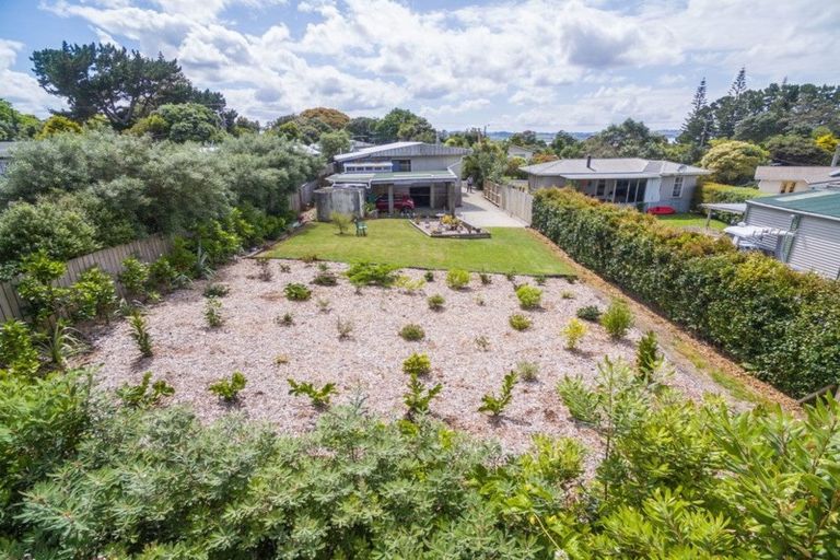 Photo of property in 11 James Mcleod Road, Shelly Beach, Helensville, 0874