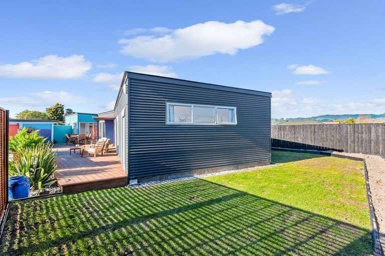 Photo of property in 9 Mahana Road, Paraparaumu Beach, Paraparaumu, 5032