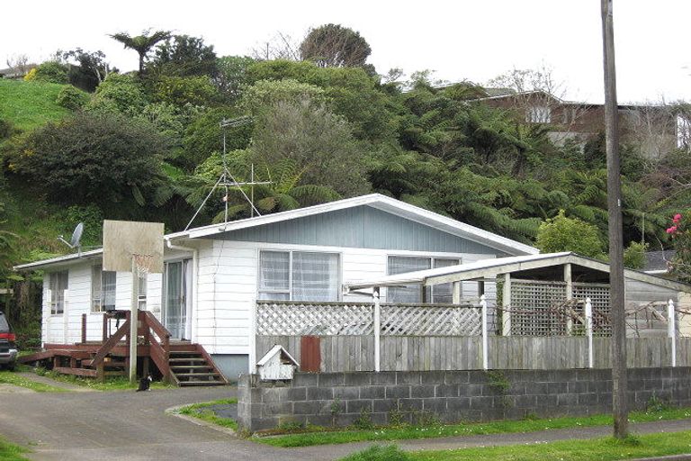 Photo of property in 25 Ambury Place, Merrilands, New Plymouth, 4312