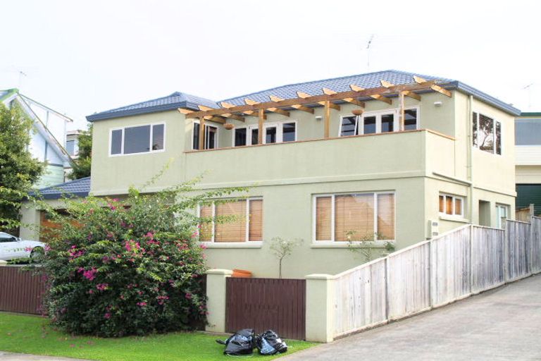 Photo of property in 2/19 Alexander Street, Cockle Bay, Auckland, 2014