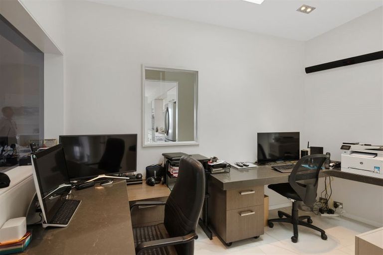 Photo of property in 1 Ti Kouka Eco Lane, Redcliffs, Christchurch, 8081