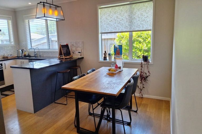 Photo of property in 18 Poulson Grove, Trentham, Upper Hutt, 5018