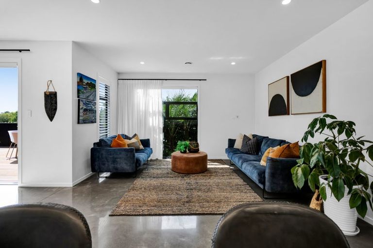 Photo of property in 8 Orite Drive, Welbourn, New Plymouth, 4310