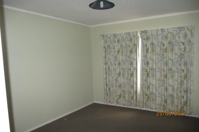 Photo of property in 2/28 De Quincey Terrace, Highland Park, Auckland, 2010