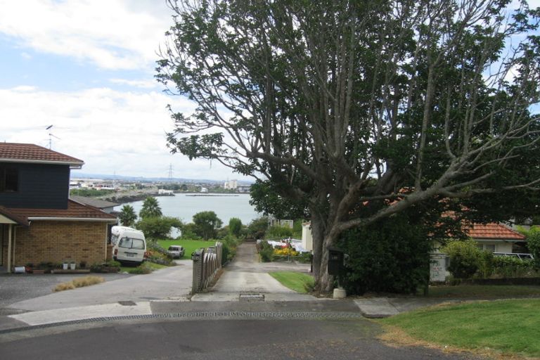 Photo of property in 30 Seacliffe Road, Hillsborough, Auckland, 1042