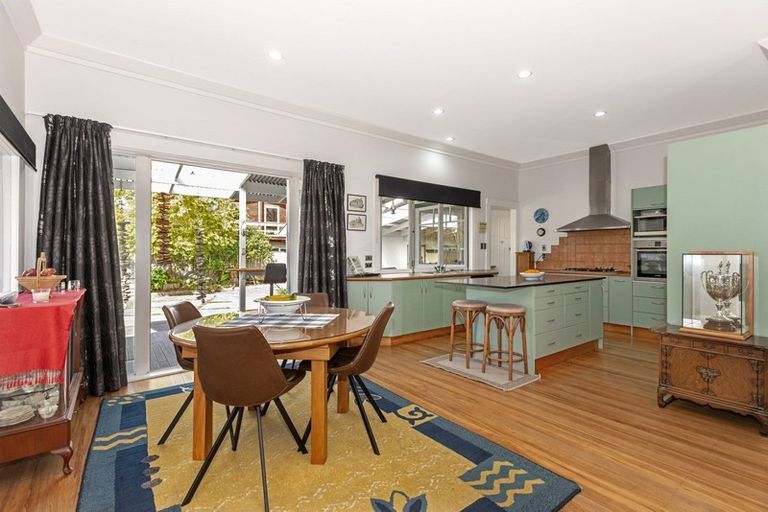 Photo of property in 11 Haronga Road, Inner Kaiti, Gisborne, 4010