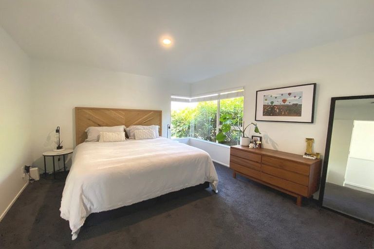 Photo of property in 76a Wade River Road, Stanmore Bay, Whangaparaoa, 0932