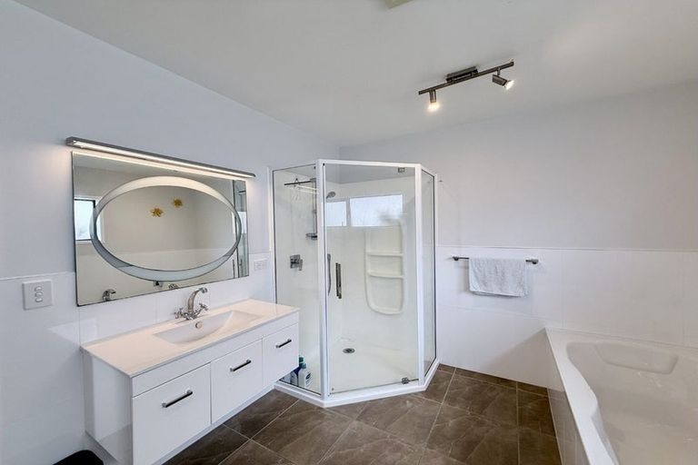 Photo of property in 157 Tui Glen Road, Haruru, 0204